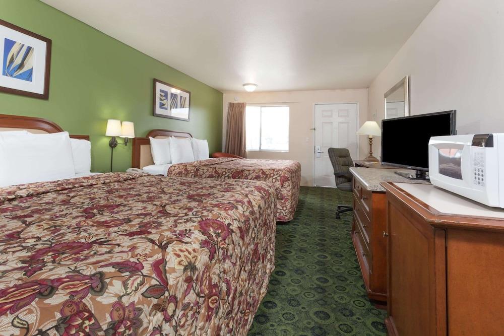 Days Inn By Wyndham Westley Экстерьер фото