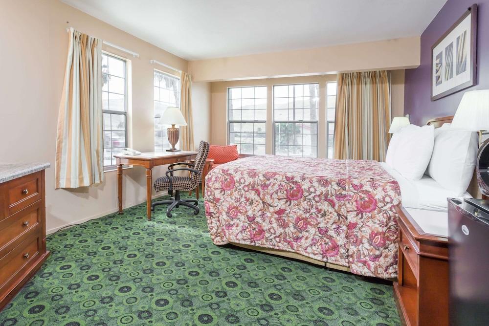 Days Inn By Wyndham Westley Экстерьер фото